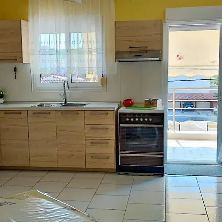 דירה διαμέρισμα φένιας δίπλα στην θάλασσα Skála Neón Epivatón