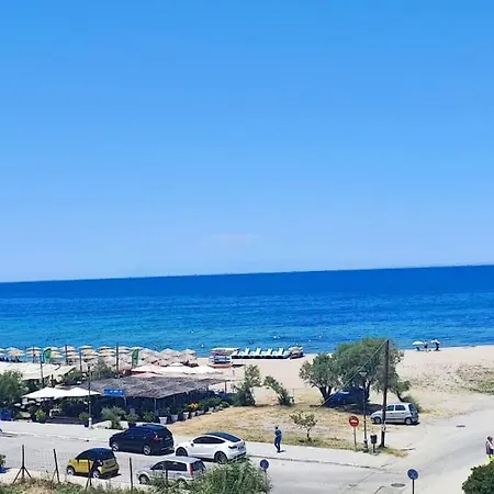 דירה διαμέρισμα φένιας δίπλα στην θάλασσα
