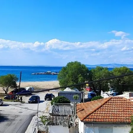 διαμέρισμα φένιας δίπλα στην θάλασσα *