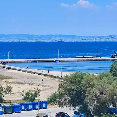 διαμέρισμα φένιας δίπλα στην θάλασσα Apartament
